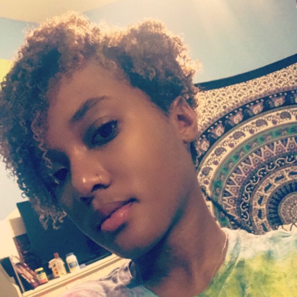 Meet your Posher, Nakia